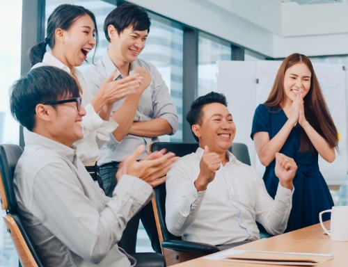 在友達學習、成長茁壯